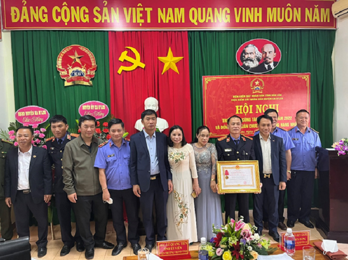 Viện kiểm sát nhân dân huyện tổng kết công tác năm 2021 và đón nhận huân chương lao động hạng nhất
